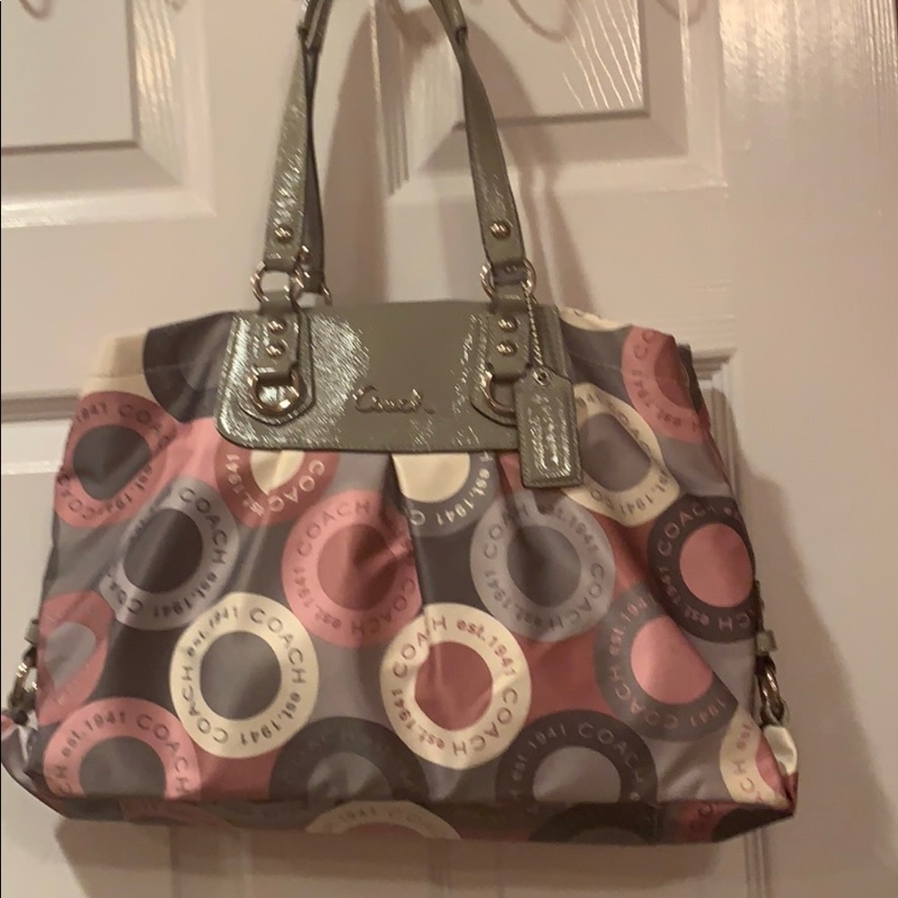 Coach bag brand new but no tag on